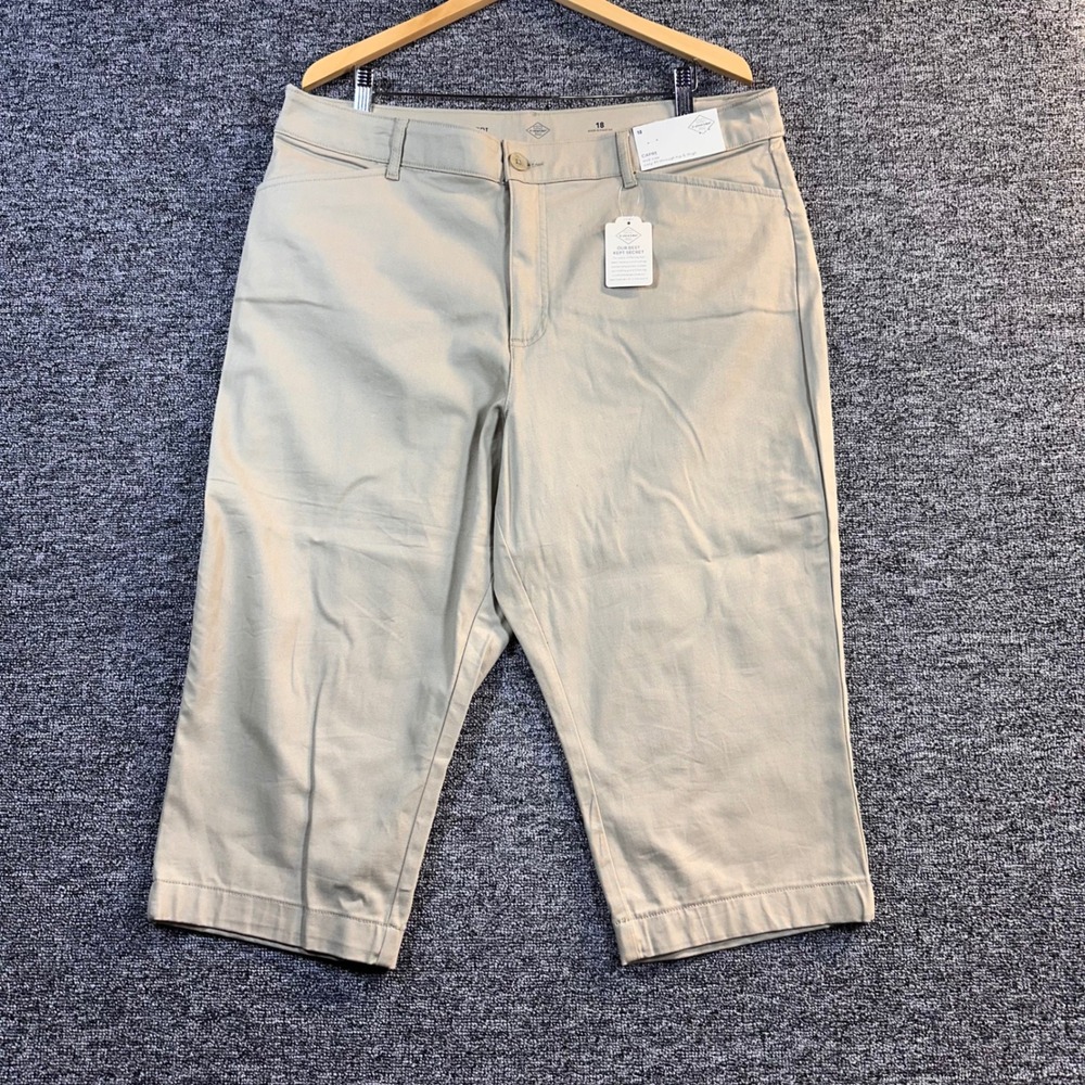 St Johns Bay Secretly Slender Capri Pants Womens 18 Biscotti Khaki Mid Rise New